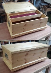 Pine joiners tool box by haim hen