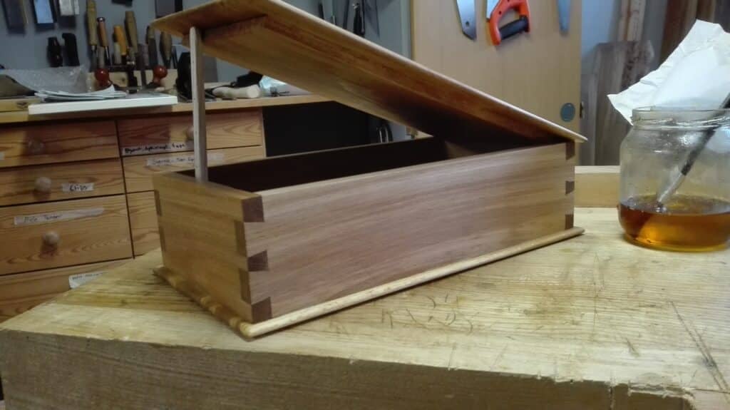 Beech box with rebated lid, finished with linseed oil.
