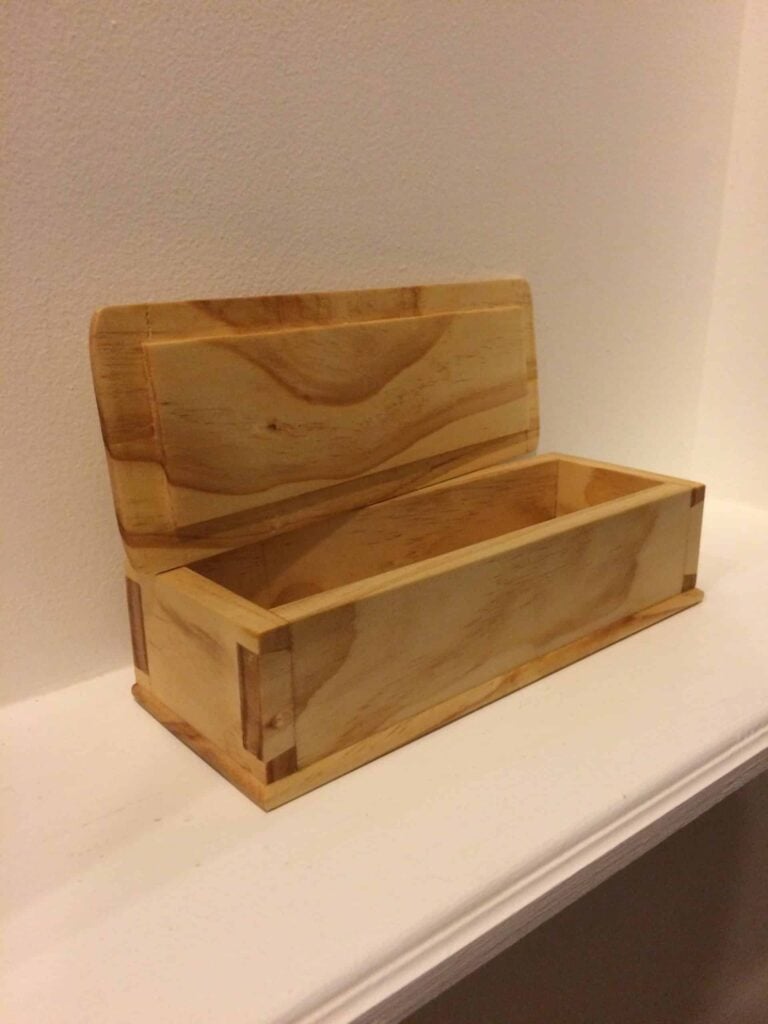 Box #4. Pine. All hand tools using Paul's techniques. Practice improves.