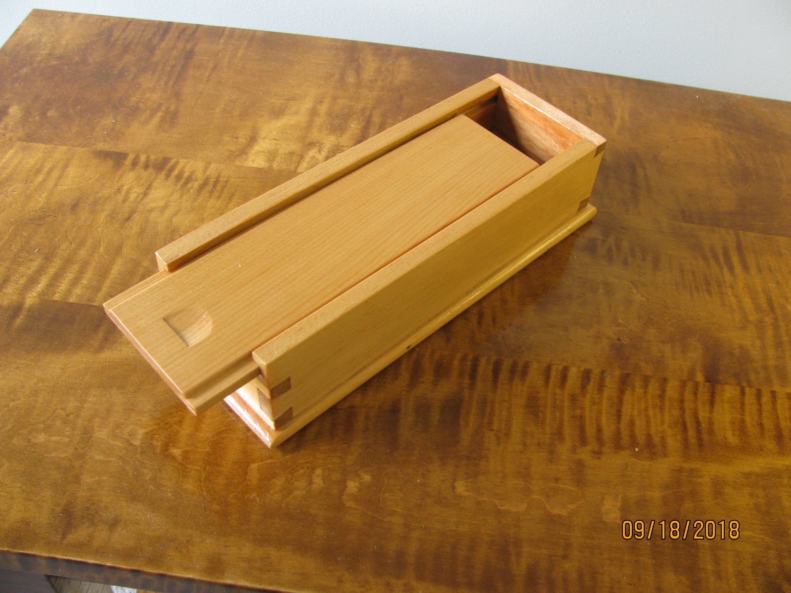 Small Dovetail Box
