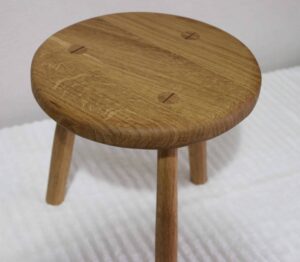 Oak, finished in boiled linseed oil