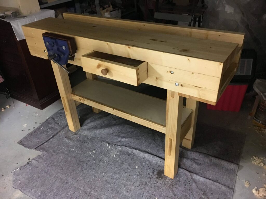 Workbench in fir finished with oil