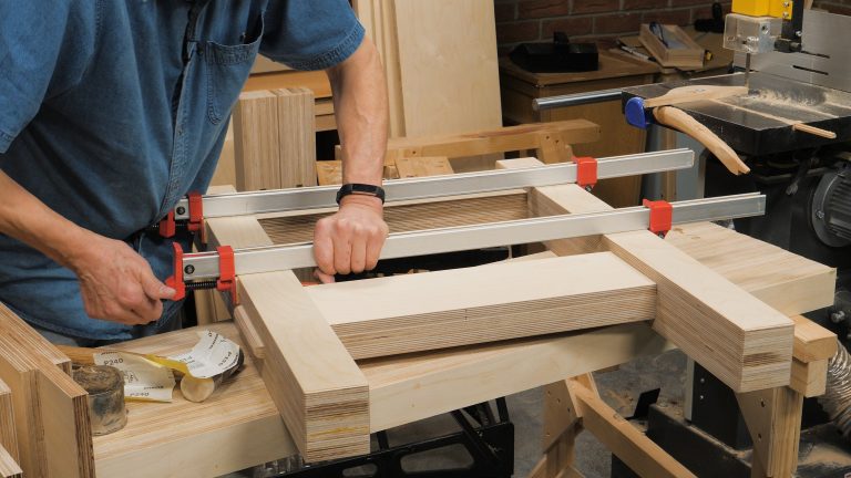 Plywood Workbench: Episode 3
