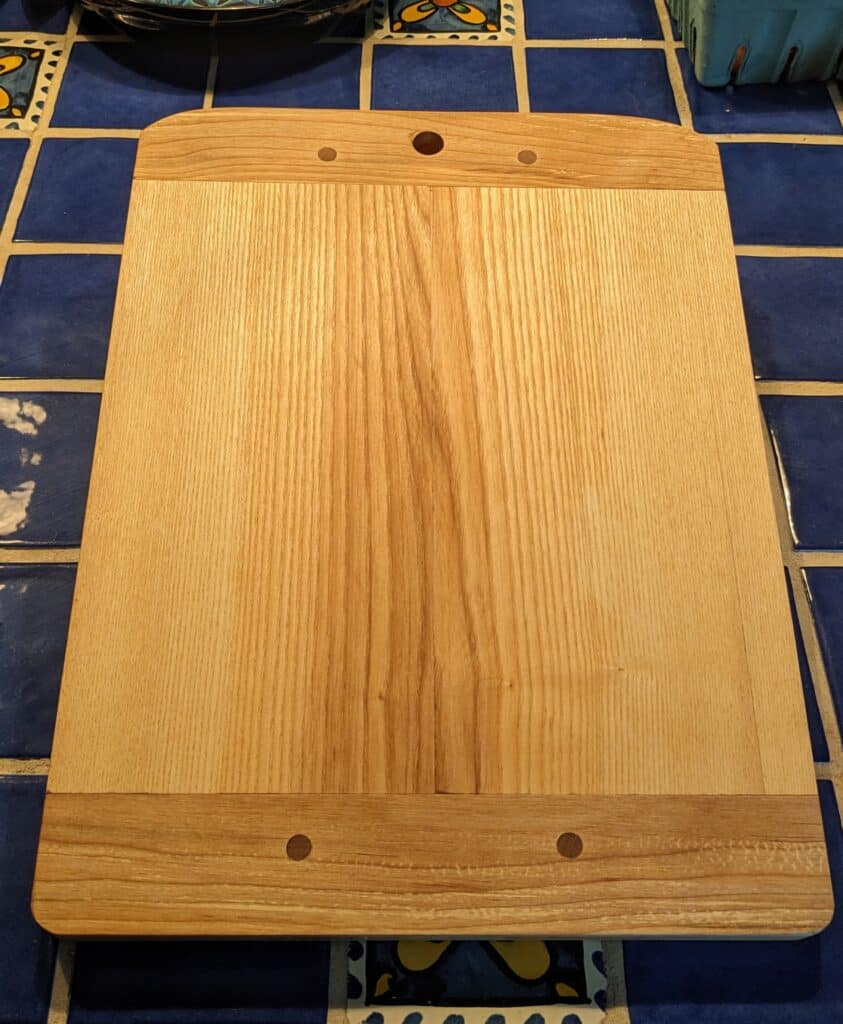 Breadboard-end Cutting Board by Floren